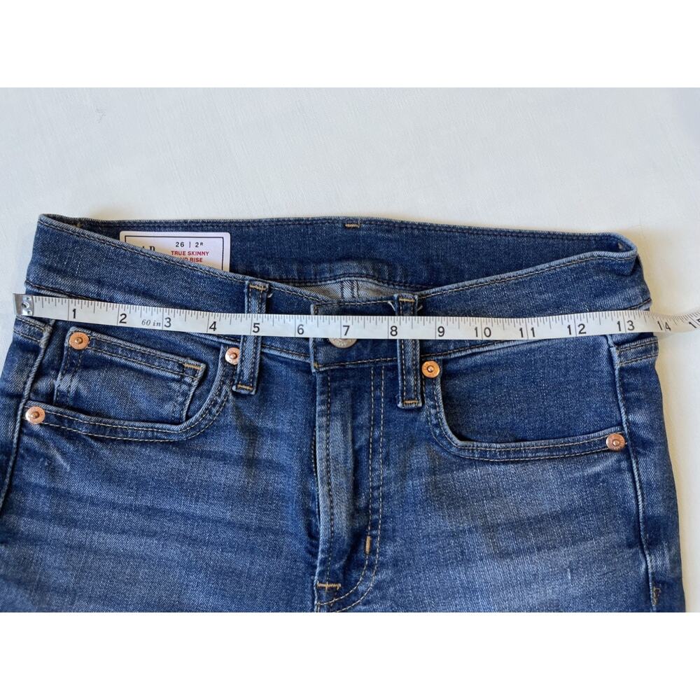 Gap True Skinny mid-rise jeans. Size 26/2R - Picture 6 of 7